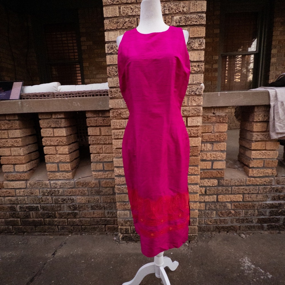 Donna Morgan Magenta Pink 100% Silk Embroidered Paisley Sheath Dress Size 10